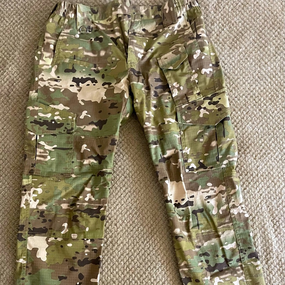 CQR tactical pants, plus polo shirt - Utilcam